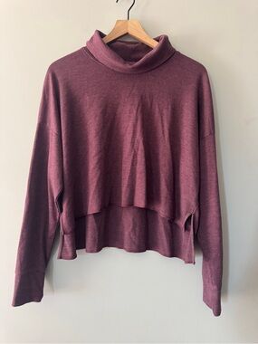 American Eagle Outfitters | Ribbed Cropped Turtleneck Sweater in Plum | M